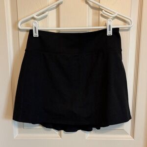 Vuori Black Athletic Skort
